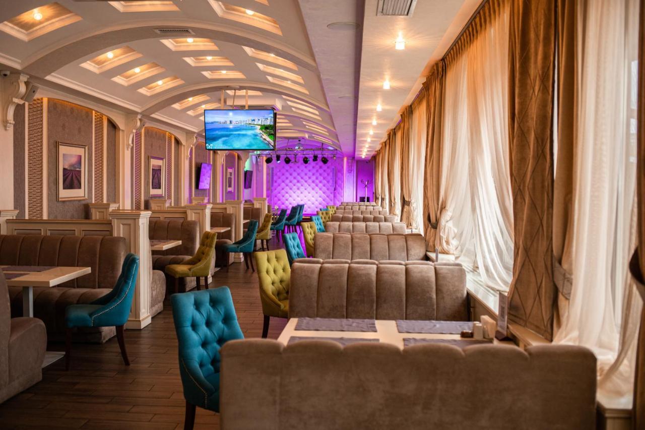 Sonata Hotel & Restaurant "Готель Соната" Leópolis Exterior foto