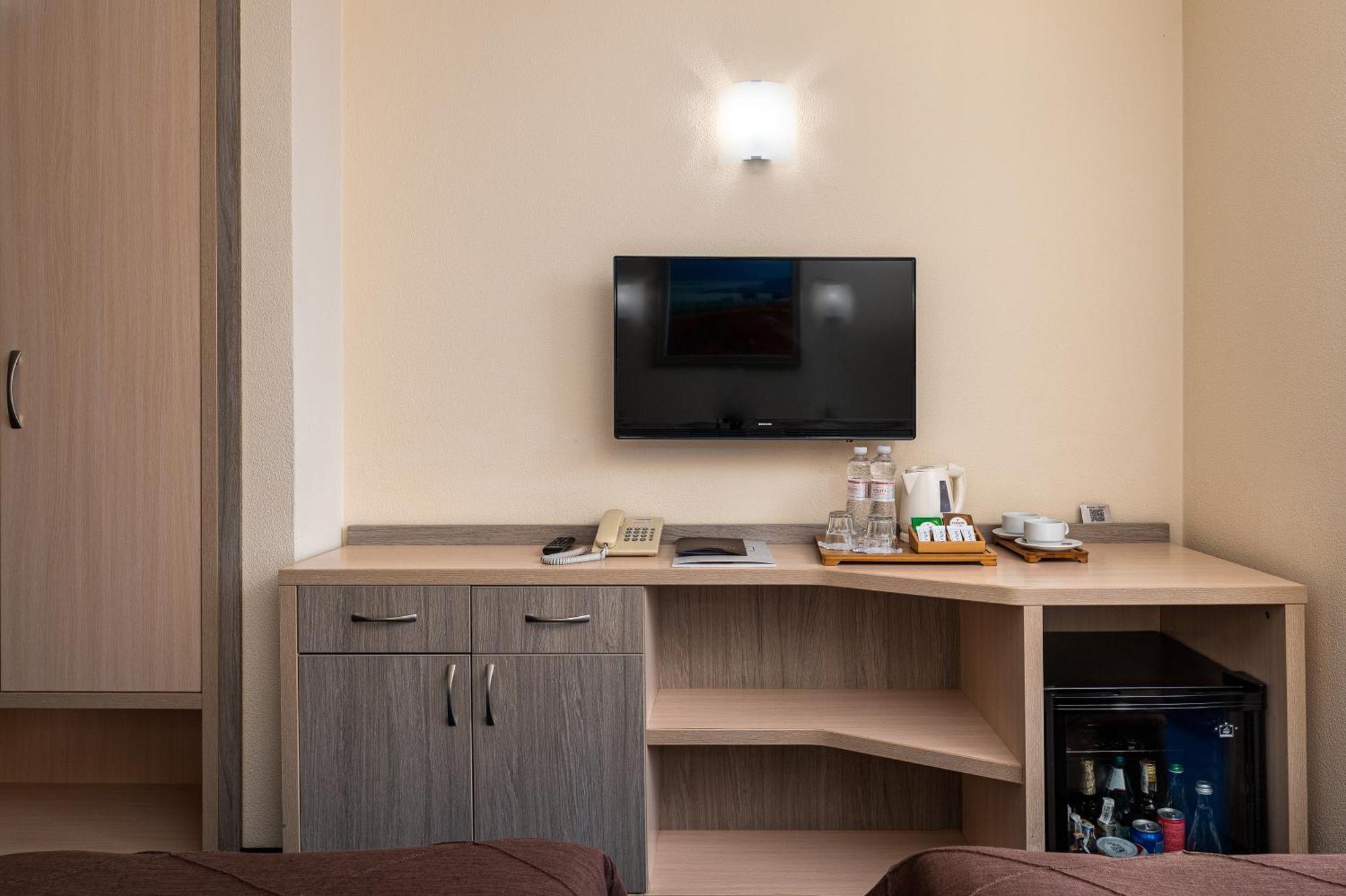 Sonata Hotel & Restaurant "Готель Соната" Leópolis Habitación foto