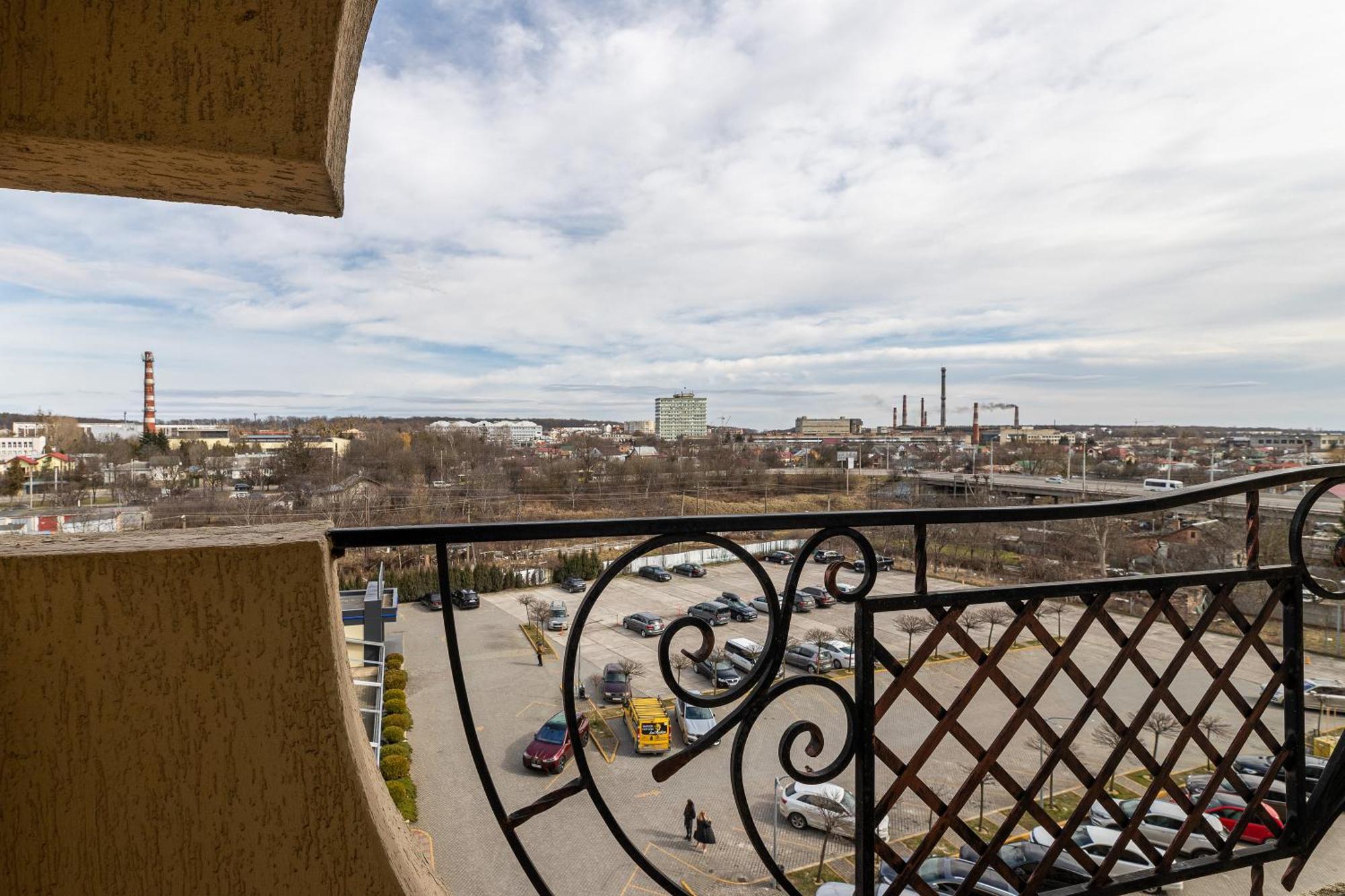 Sonata Hotel & Restaurant "Готель Соната" Leópolis Habitación foto