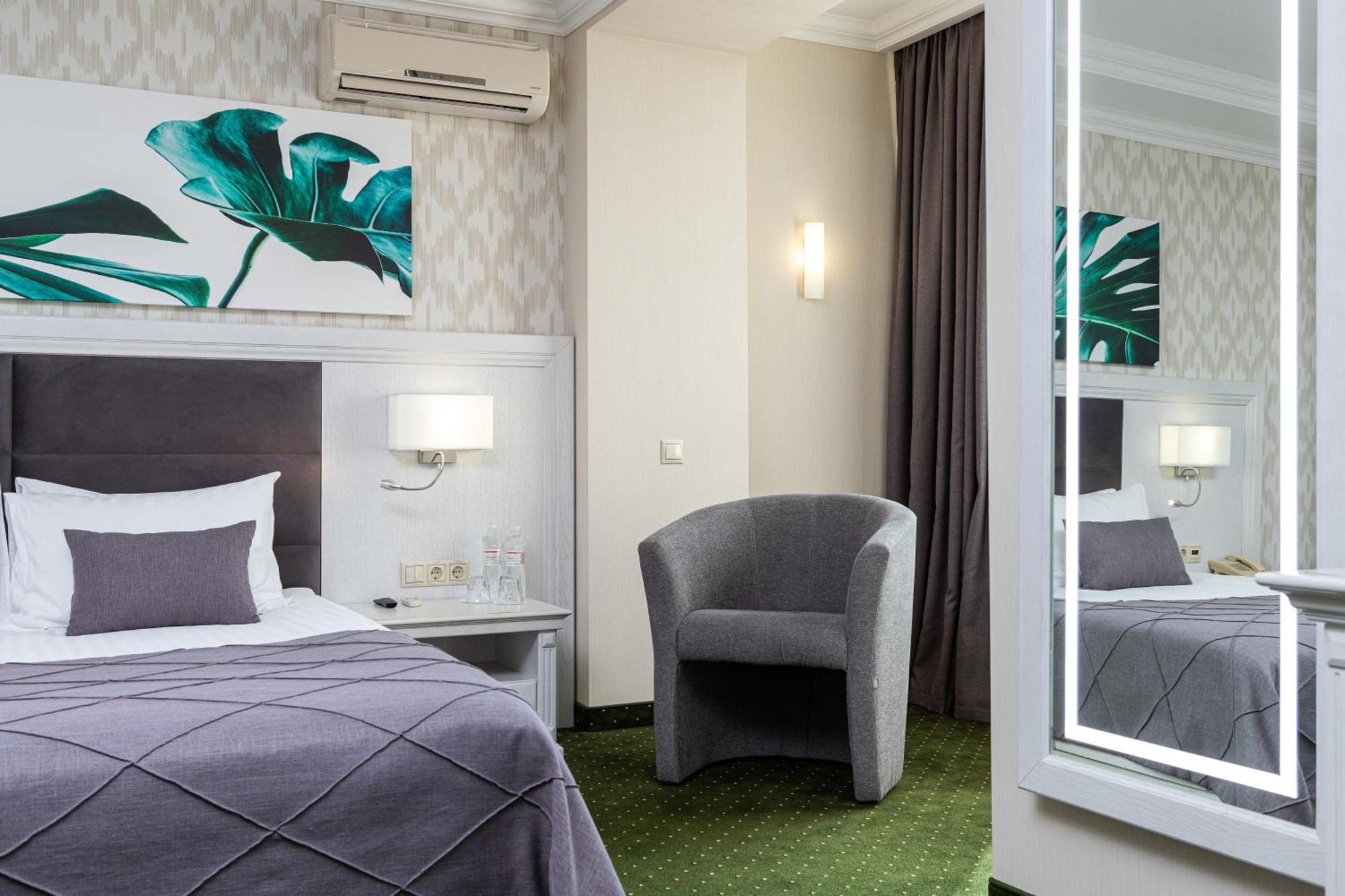 Sonata Hotel & Restaurant "Готель Соната" Leópolis Habitación foto